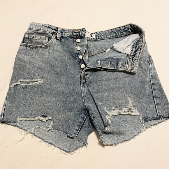 Refuge Denim Boyfriend Jean Shorts Size 7 Distressed - Picture 8 of 16